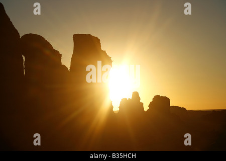 Sonnenuntergang in der Wüste El Ghessour Tassili Ahaggar Sahara Algerien Stockfoto