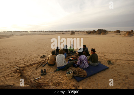 Touristen In Tehog Tassili Ahaggar Sahara Wüste Algerien Stockfoto