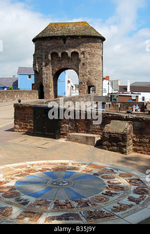 Mittelalterliche Monnow Bridge aus dem 13. Jahrhundert, Monmouth, Monmouthshire, Wales (Cymru), Großbritannien Stockfoto