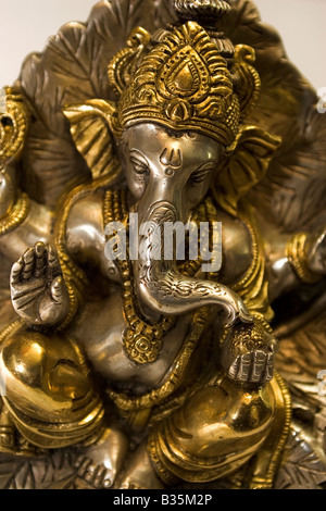 Ein Ganesh Idol. Ganesh ist der hinduistische Elefantengott. Er bringt Glück und verheißungsvollen Anfängen zu Neugründungen. Stockfoto