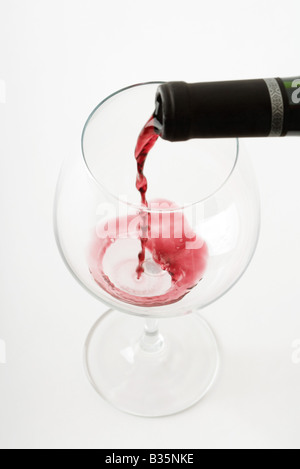 Rotwein in Wein Glas, Nahaufnahme Stockfoto