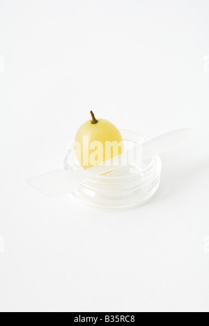 White grape in small plastic container, close-up Stockfoto