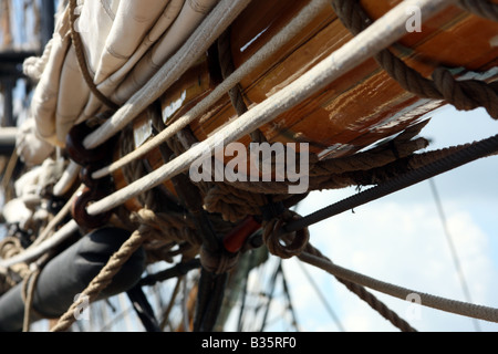 Die Segel und Takelage auf den Stolz des Schiffes Baltimore Stockfoto