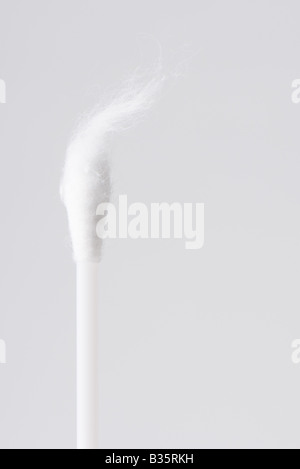 Wattestäbchen mit Ende rückgängig gemacht in Strähnen, Nahaufnahme Stockfoto