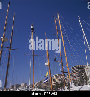 Szene in Regatta Dorf während der XXIV TROFEO ALMIRANTE CONDE DE BARCELONA Classic Boote Segelregatta, Palma De Mallorca. Stockfoto