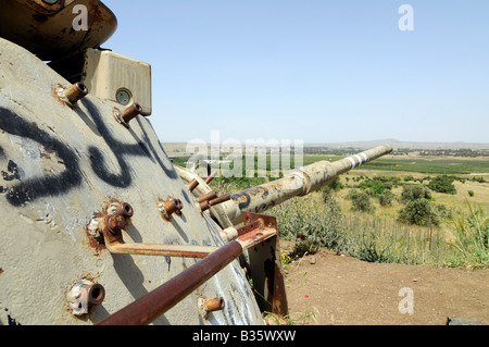 Reste von einem syrischen Panzer zerstört während der israelisch-arabischen Kriege; Foto auf den Golan-Höhen. Stockfoto