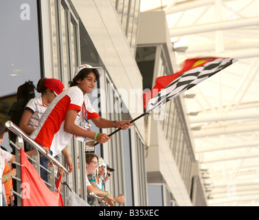 Ferrari Fan Wellen kennzeichnen auf der Tribüne beim Formel 1 Grand Prix 2007 Bahrain F1 Stockfoto