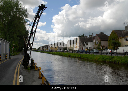 Alter Kran am Canal Grande in Tullamore Stockfoto