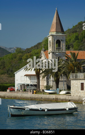 Blick auf Donja Lastva Uferpromenade in Kotor Bucht Kotor auf Adria Küste in Montenegro Stockfoto