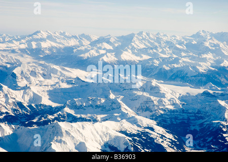 Die Schweizer Alpen gesehen von einem kommerziellen Jet airliner Stockfoto