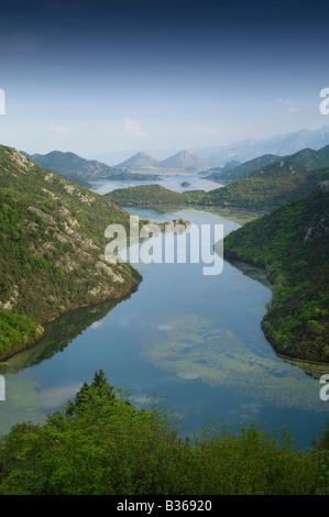 Blick auf Lake Skadar Nationalpark in Richtung Albanien in Montenegro Stockfoto