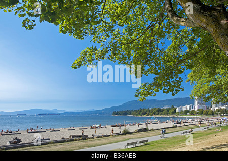 Vancouver Einwohner und Touristen Entspannung in English Bay, British Columbia, Kanada Stockfoto