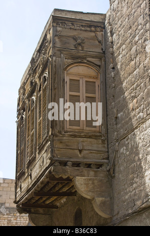 Kunstvolle Details auf einem Überhang von einem Haus in der Altstadt von Aleppo Syrien Stockfoto