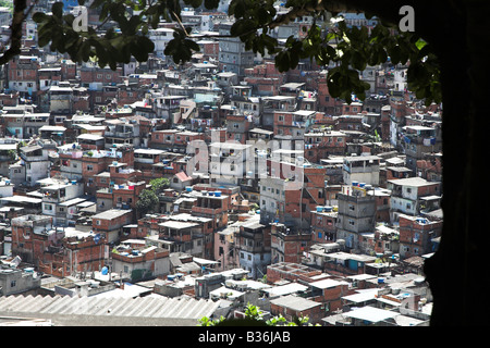 Ein Blick auf die Edin Favela, lateinischen Amerikas größten Slum in Rio de Janeiro, Brasilien. Stockfoto