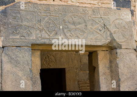 Griechische Inschrift auf die römischen Ruinen von Qasr Ibn Wardan in Syrien Stockfoto