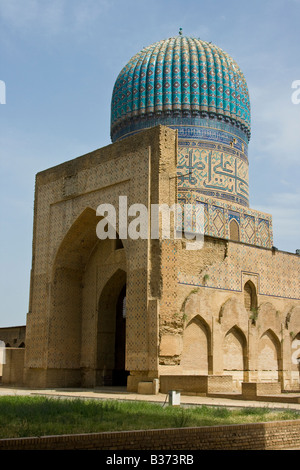 Einer der Hof Kuppeln an Bibi-Khanym Moschee in Samarkand, Usbekistan Stockfoto