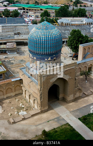 Einer der Hof Kuppeln an Bibi-Khanym Moschee in Samarkand, Usbekistan Stockfoto