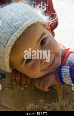 Ethnisch usbekischen kirgisische Mädchen in Arslanbab-Kirgisistan Stockfoto