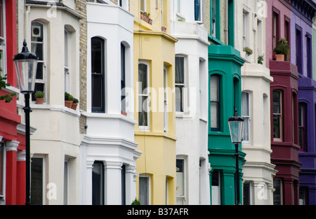 Bunte Reihenhaus befindet sich in Notting Hill London England Stockfoto