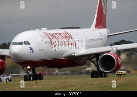 Airbus A330-300 Fly Kingfisher ausziehen Farnborough Air Show 2008 Stockfoto