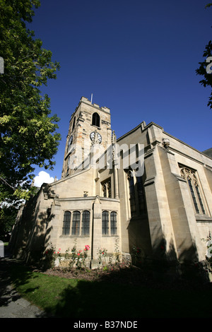 City of Sunderland, England. Westfassade der Sunderland Klosterkirche St. Michael und alle Engel an der High Street West. Stockfoto