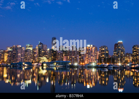 Am Abend Skyline von Coal Harbour Vancouver Kanada Stockfoto