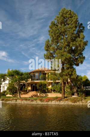 Exklusive Community Häuser, Häuser entlang See in Westlake Village, Los Angeles County, Kalifornien, Elite und abgelegene Stadt Stockfoto