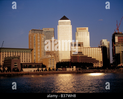 Blick über die Themse zu Canary Wharf Stockfoto