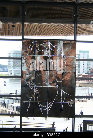 Kunstwerk in der Welsh Assembly Building, Senedd Cardiff Bay Stockfoto