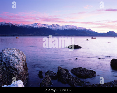 Seaward Kaikoura Range im Morgengrauen Stockfoto