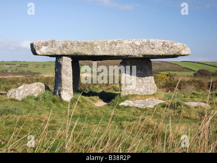 Lanyon Quoit, (Riesen Tabelle) ist eine berühmte Cornish Megalithic Grab in der Nähe von Madron und Morvah, West Penwith, Cornwall, England, UK Stockfoto