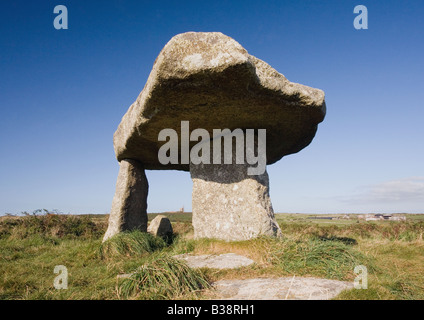 Lanyon Quoit, (Riesen Tabelle) ist eine berühmte Cornish Megalithic Grab in der Nähe von Madron und Morvah, West Penwith, Cornwall, England, UK Stockfoto