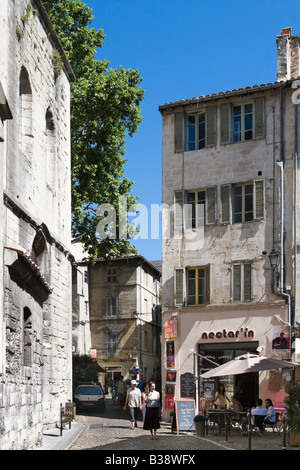 Typische Seite im Zentrum Altstadt in der Nähe von Place de l ' Horloge, Avignon, Provence, Frankreich Stockfoto