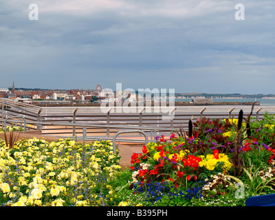 Die Stadt und die Bucht von der Klippe Gärten in Bridlington, North Yorkshire, Großbritannien. Stockfoto