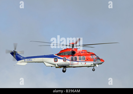 Ein EC225LP Super Puma im Endanflug zu Aberdeen Dyce Flugplatz Grampian Region North East Scotland Stockfoto