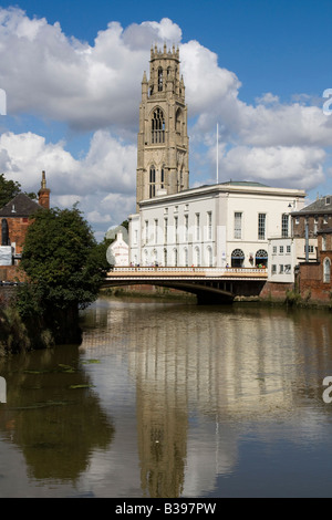 Der Boston-Pfarrkirche, im Volksmund bekannt als The Stump, Fluss Witham in Boston, Lincolnshire, UK Stockfoto