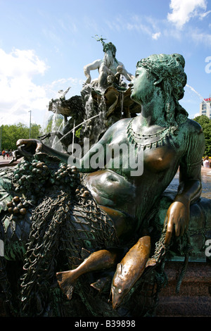 Deutschland, Berlin, Neptunbrunnen am Alex, Deutschland, Berlin, Neptun-Brunnen am Alexanderplatz Stockfoto