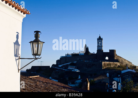 Blick von Norden zu Süden von Monsaraz Wände und Haupteingang aus Arrabalde Alentejo Portugal betrachtet Stockfoto