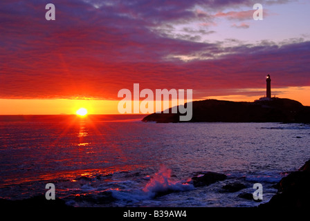 UK Schottland Argyll Ardnamurchan Point Leuchtturm bei Sonnenuntergang Stockfoto