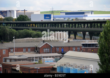 Die Überreste der Tinsley Kühltürme 12 Stunden nach der Türme 24 August 2008 abgerissen wurden, Sheffield, England, Großbritannien Stockfoto