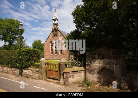 UK Cheshire Harthill Dorf-Grundschule in der Nähe von alten Trog Stockfoto