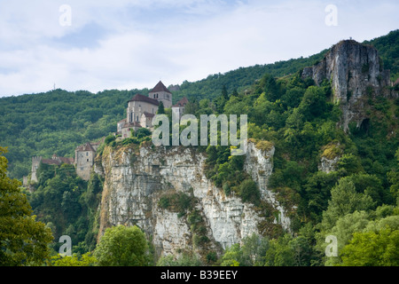St Cirq Lapopie, der historischen clifftop Dorf touristische Attraktion im Tal des Lot, Lot, Frankreich Stockfoto