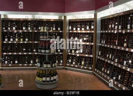 Feine Weinabteilung Waitrose Supermarkt Berkhamsted Herts Stockfoto
