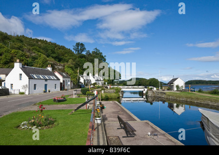 Die Schlösser von B841 in der Nähe von Bellanoch wo B8025 Passess über den Crinan Canal auf der Brücke im Bild. Stockfoto