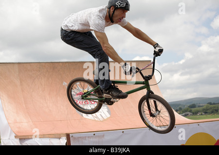 BMX-Fahrer beim Red Bull Imperium von Schmutz Wettbewerb 26. Juli 2008 Devon UK Stockfoto