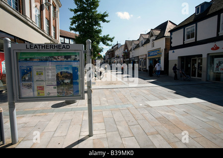 Einkaufszentrum Ortsmitte Leatherhead Surrey uk Stockfoto