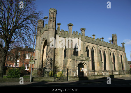 Stadt von Derby, England. Sir Francis Goodwin entworfen neugotischen Architektur St. Johannes Evangelist-Kirche. Stockfoto