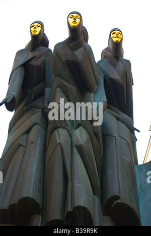 Kunstwerke außerhalb National Theater in Vilnius Litauen Europa Stockfoto