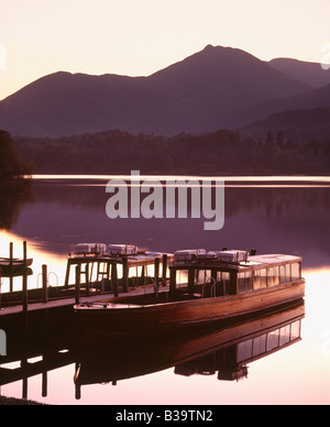 Blick auf den Bootsstegen Keswick am Derwent Water, Lake District, Cumbria, England, UK. Stockfoto