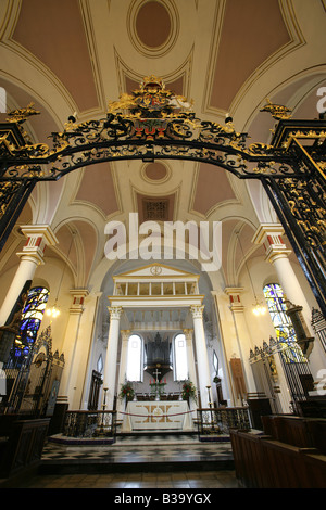 Stadt von Derby, England. Innenansicht des Derbys Kathedrale Kirche von Allerheiligen am Eisernen Tor. Stockfoto